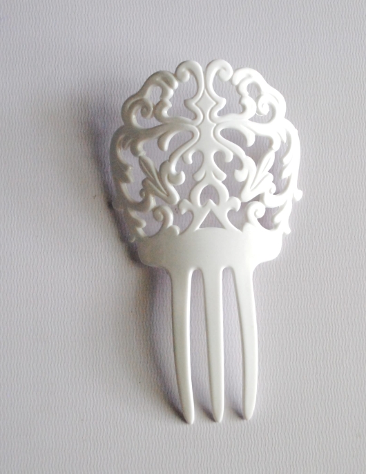 White Medium Hair Comb