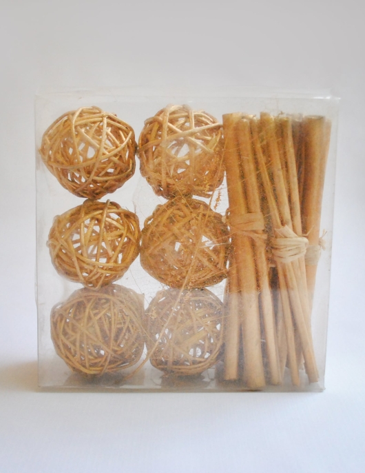 Assortment Fagots, Rattan Balls and Leaf - Gold