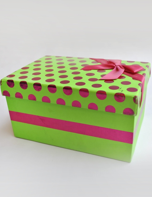 Green Polka Dots Gift Box - Medium