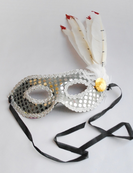 Girl Furr Mask Half Face Black- Red furr